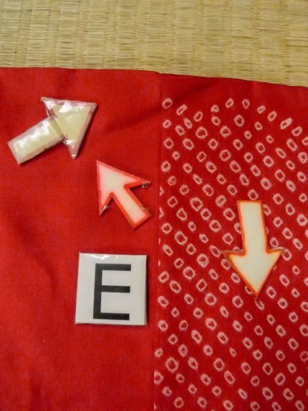 画像18: M0922I  女性用 襦袢 汚れ/染み、使用感あり シルク(正絹)   赤色, 雲 【中古】 【USED】 【リサイクル】 ★☆☆☆☆ (18)