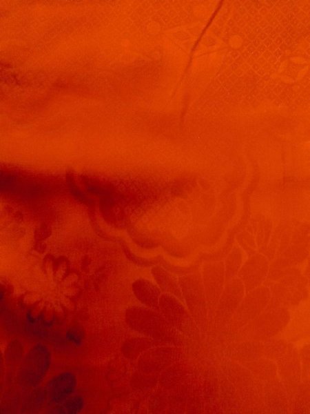 画像4: M0922M  女性用 襦袢 汚れ/染み、使用感あり シルク（正絹）   赤色, 菊 【中古】 【USED】 【リサイクル】 ★☆☆☆☆ (4)