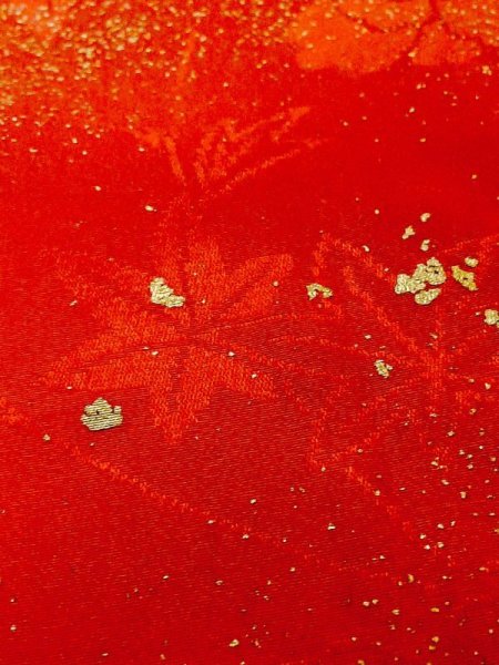 画像12: M0922S  女性用 襦袢 地紋:もみじ、鶴柄 化繊   赤色,  【中古】 【USED】 【リサイクル】 ★★☆☆☆ (12)