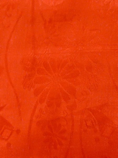 画像5: M0922U  女性用 襦袢 経年劣化、使用感あり、地紋:立涌柄、裾綿入り シルク(正絹)   朱赤,  【中古】 【USED】 【リサイクル】 ★☆☆☆☆ (5)