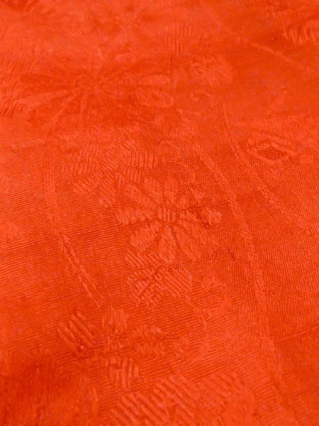 画像8: M0922U  女性用 襦袢 経年劣化、使用感あり、地紋:立涌柄、裾綿入り シルク(正絹)   朱赤,  【中古】 【USED】 【リサイクル】 ★☆☆☆☆ (8)