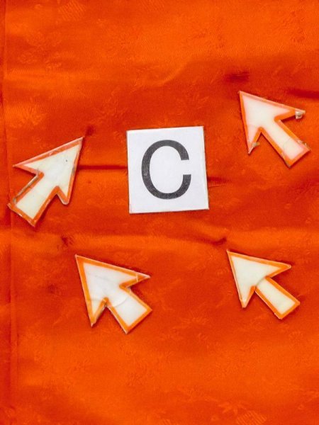 画像13: M0922W  女性用 襦袢 経年劣化、使用感あり、すそ綿入り シルク(正絹)   朱赤,  【中古】 【USED】 【リサイクル】 ★☆☆☆☆ (13)