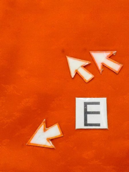 画像15: M0922W  女性用 襦袢 経年劣化、使用感あり、すそ綿入り シルク(正絹)   朱赤,  【中古】 【USED】 【リサイクル】 ★☆☆☆☆ (15)