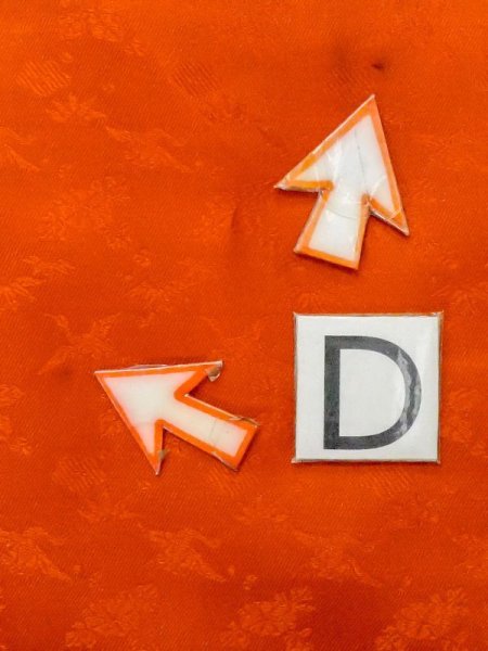 画像16: M0922W  女性用 襦袢 経年劣化、使用感あり、すそ綿入り シルク(正絹)   朱赤,  【中古】 【USED】 【リサイクル】 ★☆☆☆☆ (16)