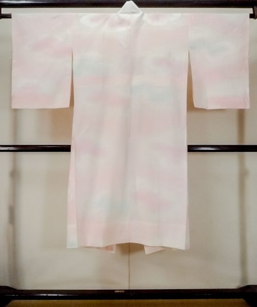 画像2: M0923A  女性用 襦袢  化繊 淡い 薄い 桃色, 波 【中古】 【USED】 【リサイクル】 ★★☆☆☆ (2)