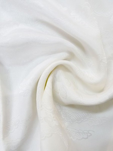 画像11: M0923D  女性用 襦袢 地紋:松、笹、雲柄 化繊   白,  【中古】 【USED】 【リサイクル】 ★★☆☆☆ (11)