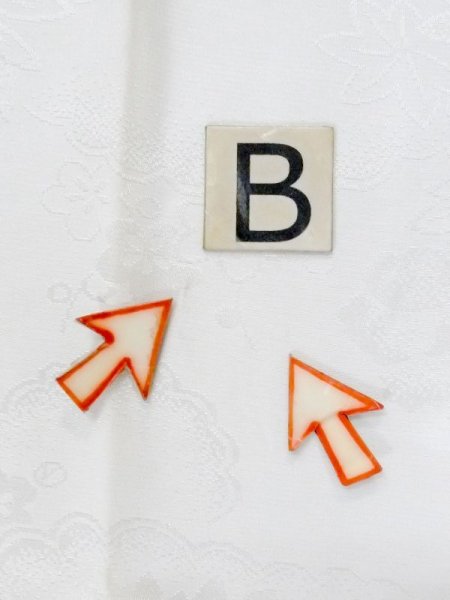 画像15: M0923D  女性用 襦袢 地紋:松、笹、雲柄 化繊   白,  【中古】 【USED】 【リサイクル】 ★★☆☆☆ (15)