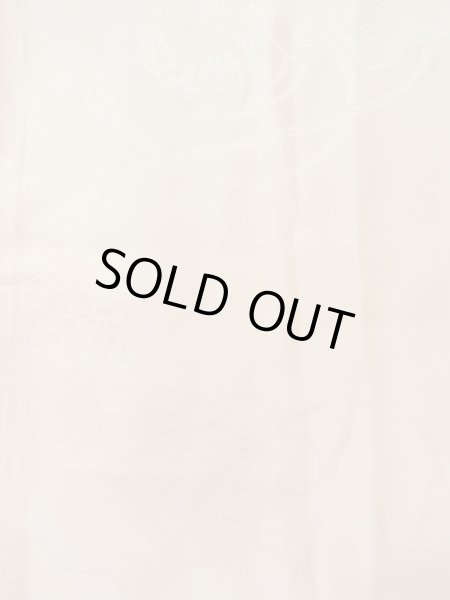 画像4: M1003A  女性用 襦袢 袖無双、地紋:鈴、手毬柄 シルク(正絹)  淡い 珊瑚色, ぼかし 【中古】 【USED】 【リサイクル】 ★★★☆☆ (4)