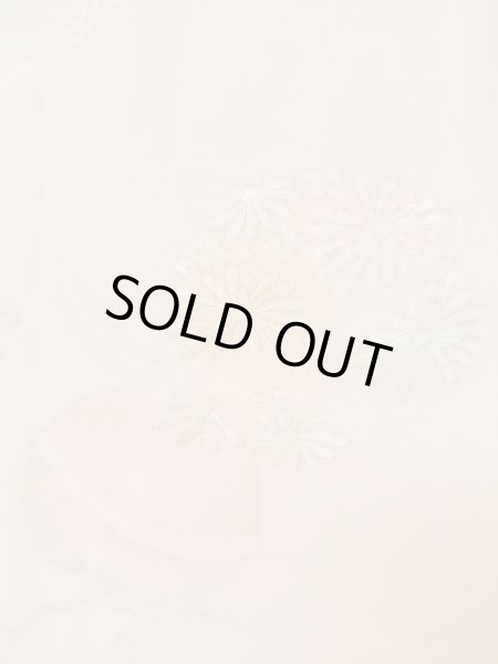 画像6: M1003A  女性用 襦袢 袖無双、地紋:鈴、手毬柄 シルク(正絹)  淡い 珊瑚色, ぼかし 【中古】 【USED】 【リサイクル】 ★★★☆☆ (6)