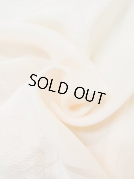 画像11: M1003A  女性用 襦袢 袖無双、地紋:鈴、手毬柄 シルク(正絹)  淡い 珊瑚色, ぼかし 【中古】 【USED】 【リサイクル】 ★★★☆☆ (11)