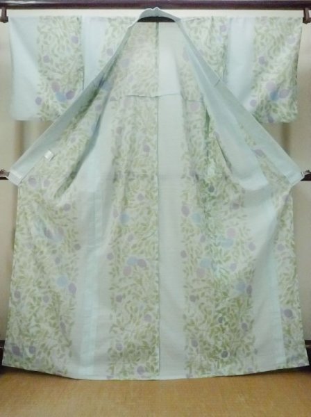画像2: M1010A  女性用 浴衣(日本製)  綿  薄い 水色, 唐花 【中古】 【USED】 【リサイクル】 ★★☆☆☆ (2)