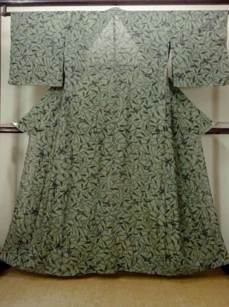画像1: M1010L  女性用 夏物  シルク（正絹）  灰色がかった 緑色, 葉 【中古】 【USED】 【リサイクル】 ★★★☆☆ (1)