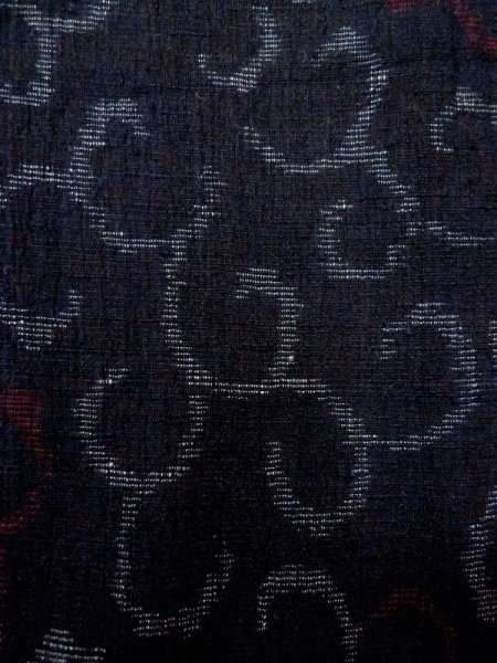 画像6: M1010N  女性用 小地谷紬  シルク(正絹)   黒, 唐草 【中古】 【USED】 【リサイクル】 ★★★☆☆ (6)