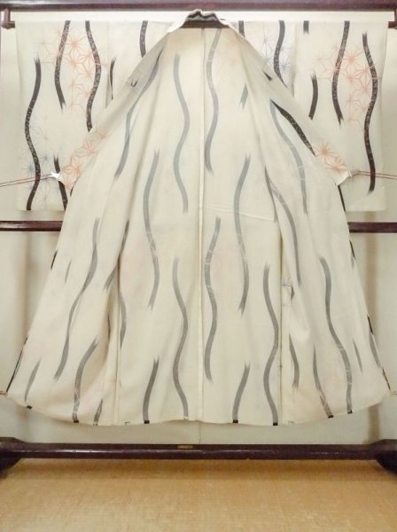 画像2: M1010Q  女性用 単衣  シルク（正絹）   オフ　ホワイト, 麻の葉 【中古】 【USED】 【リサイクル】 ★☆☆☆☆ (2)