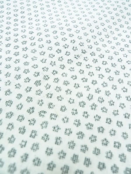 画像7: M1011C  男性用着物  シルク（正絹）   黒, 幾何学模様 【中古】 【USED】 【リサイクル】 ★★☆☆☆ (7)