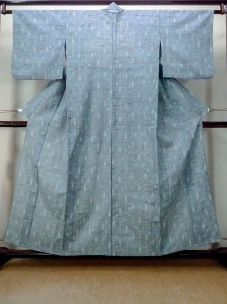 画像1: M1018O  女性用 単衣 矢羽柄 ウール  灰色がかった 水色, 線 【中古】 【USED】 【リサイクル】 ★★☆☆☆ (1)