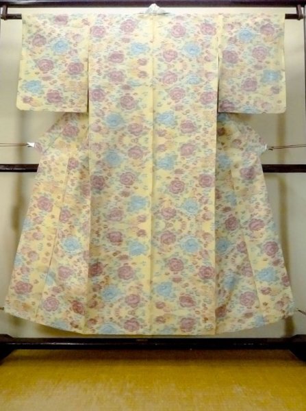 画像1: M1018P  女性用 単衣  シルク（正絹） 淡い 薄い 黄色, 花 【中古】 【USED】 【リサイクル】 ★★☆☆☆ (1)