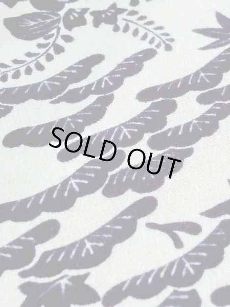 画像12: M1018T  女性用 単衣 使用感あり シルク（正絹）   白, 菊 【中古】 【USED】 【リサイクル】 ★★☆☆☆ (12)