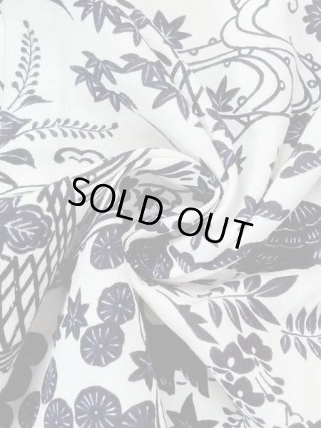 画像13: M1018T  女性用 単衣 使用感あり シルク（正絹）   白, 菊 【中古】 【USED】 【リサイクル】 ★★☆☆☆ (13)