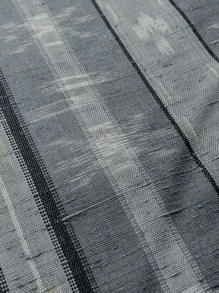 画像8: M1025Y  女性用 単衣 使用感あり シルク(正絹) 淡い 灰色がかった 紺, 縞 【中古】 【USED】 【リサイクル】 ★★☆☆☆ (8)