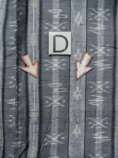 画像15: M1025Y  女性用 単衣 使用感あり シルク(正絹) 淡い 灰色がかった 紺, 縞 【中古】 【USED】 【リサイクル】 ★★☆☆☆ (15)