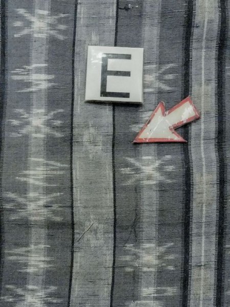 画像16: M1025Y  女性用 単衣 使用感あり シルク(正絹) 淡い 灰色がかった 紺, 縞 【中古】 【USED】 【リサイクル】 ★★☆☆☆ (16)