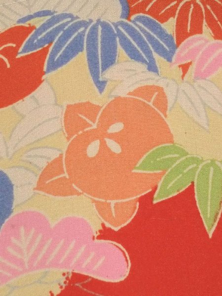 画像8: M1108A  女性用 子供用 経年劣化、使用感あり シルク(正絹)   赤色, ぼたん 【中古】 【USED】 【リサイクル】 ★☆☆☆☆ (8)