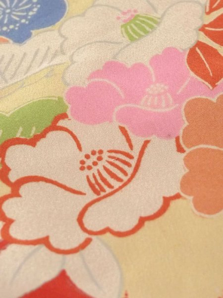 画像11: M1108A  女性用 子供用 経年劣化、使用感あり シルク(正絹)   赤色, ぼたん 【中古】 【USED】 【リサイクル】 ★☆☆☆☆ (11)