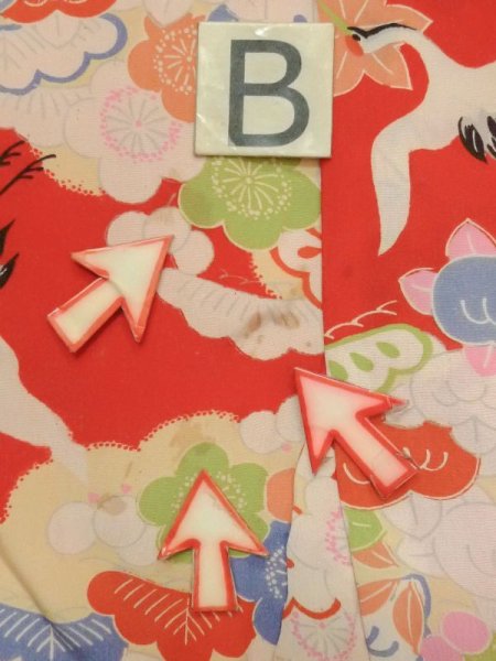 画像17: M1108A  女性用 子供用 経年劣化、使用感あり シルク(正絹)   赤色, ぼたん 【中古】 【USED】 【リサイクル】 ★☆☆☆☆ (17)