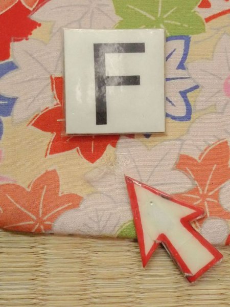 画像21: M1108A  女性用 子供用 経年劣化、使用感あり シルク(正絹)   赤色, ぼたん 【中古】 【USED】 【リサイクル】 ★☆☆☆☆ (21)