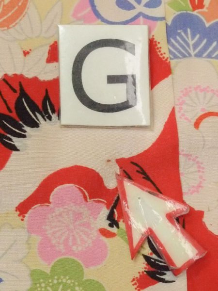 画像22: M1108A  女性用 子供用 経年劣化、使用感あり シルク(正絹)   赤色, ぼたん 【中古】 【USED】 【リサイクル】 ★☆☆☆☆ (22)