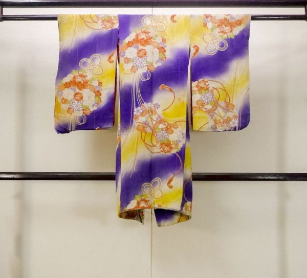 画像2: M1108B  女性用 子供用 色あせ/移り、他ダメージ、経年劣化、使用感あり シルク(正絹)  鮮やか 紫色, ぼたん 【中古】 【USED】 【リサイクル】 ★☆☆☆☆ (2)