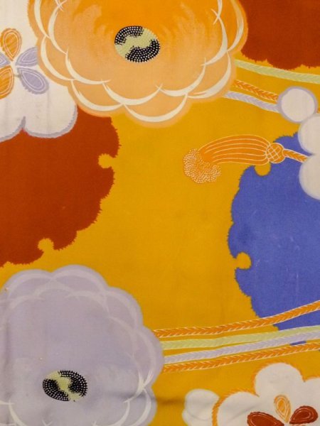画像4: M1108C  女性用 子供用 穴/虫食い、経年劣化、使用感あり シルク(正絹)   橙色, 花 【中古】 【USED】 【リサイクル】 ★☆☆☆☆ (4)