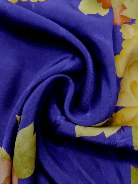 画像9: M1108D  女性用 子供用 穴/破れ、色あせ/移り、経年劣化、使用感あり シルク(正絹)  鮮やか 紫色, ぼたん 【中古】 【USED】 【リサイクル】 ★☆☆☆☆ (9)