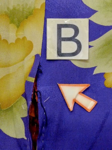 画像13: M1108D  女性用 子供用 穴/破れ、色あせ/移り、経年劣化、使用感あり シルク(正絹)  鮮やか 紫色, ぼたん 【中古】 【USED】 【リサイクル】 ★☆☆☆☆ (13)