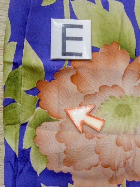 画像16: M1108D  女性用 子供用 穴/破れ、色あせ/移り、経年劣化、使用感あり シルク(正絹)  鮮やか 紫色, ぼたん 【中古】 【USED】 【リサイクル】 ★☆☆☆☆ (16)