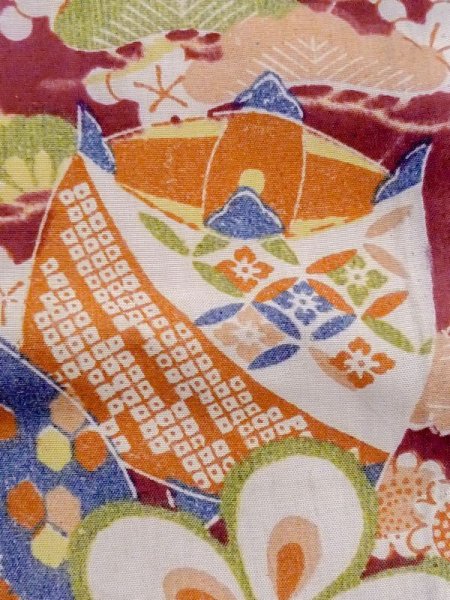 画像8: M1108E  女性用 襦袢 経年劣化、使用感あり、手毬柄 シルク(正絹) 鮮やか 赤み 紫色, ぼたん 【中古】 【USED】 【リサイクル】 ★★☆☆☆ (8)