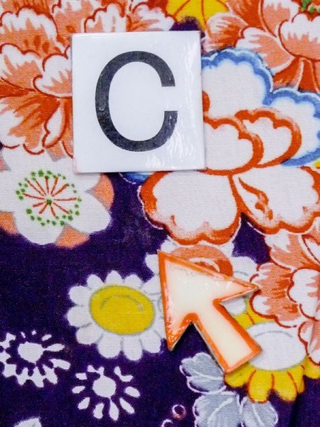 画像18: M1108F  女性用 襦袢 扇柄 シルク(正絹)  鮮やか 紫色, ぼたん 【中古】 【USED】 【リサイクル】 ★★☆☆☆ (18)