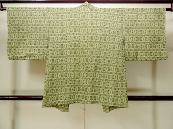 画像2: M1121D  女性用 羽織  シルク(正絹) 淡い 灰色がかった 緑色, 花 【中古】 【USED】 【リサイクル】 ★★★☆☆ (2)