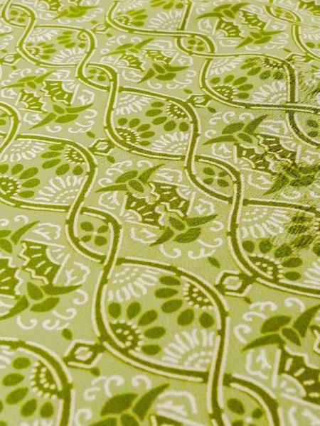 画像8: M1121D  女性用 羽織  シルク(正絹) 淡い 灰色がかった 緑色, 花 【中古】 【USED】 【リサイクル】 ★★★☆☆ (8)