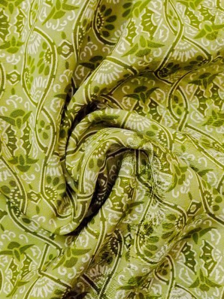 画像10: M1121D  女性用 羽織  シルク(正絹) 淡い 灰色がかった 緑色, 花 【中古】 【USED】 【リサイクル】 ★★★☆☆ (10)