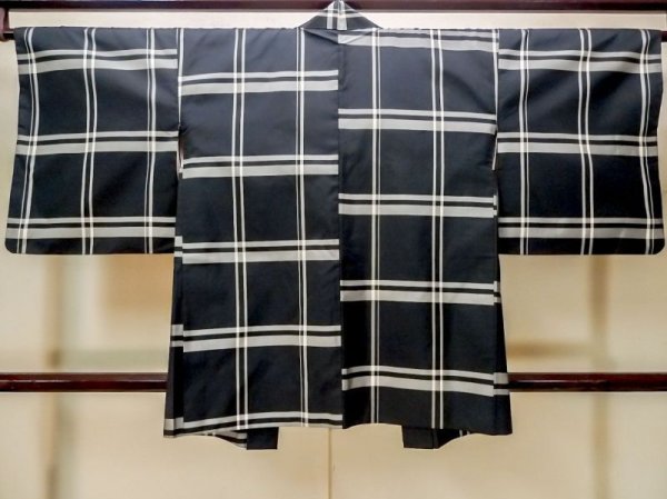 画像2: M1121M  女性用 羽織  シルク(正絹)   黒, チェック柄 【中古】 【USED】 【リサイクル】 ★★★☆☆ (2)