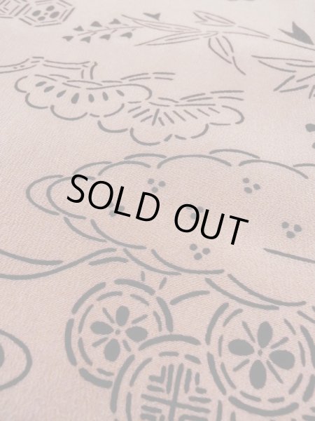 画像9: M1121P  女性用 羽織  シルク（正絹）  淡い 茶色, 菊 【中古】 【USED】 【リサイクル】 ★★★☆☆ (9)