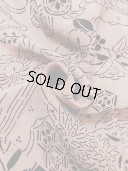 画像12: M1121P  女性用 羽織  シルク（正絹）  淡い 茶色, 菊 【中古】 【USED】 【リサイクル】 ★★★☆☆ (12)