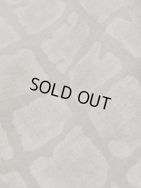 画像8: M1128A  男性用襦袢 達磨柄、経年劣化、使用感あり。 シルク（正絹）  深い 灰色, 四角 【中古】 【USED】 【リサイクル】 ★☆☆☆☆ (8)