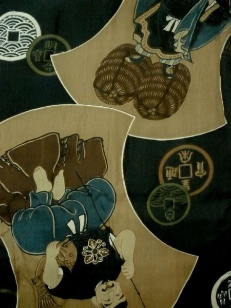 画像3: M1128K  男性用襦袢 七福神柄、硬貨柄 化繊   黒, 岩 【中古】 【USED】 【リサイクル】 ★☆☆☆☆ (3)