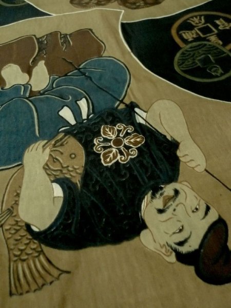 画像10: M1128K  男性用襦袢 七福神柄、硬貨柄 化繊   黒, 岩 【中古】 【USED】 【リサイクル】 ★☆☆☆☆ (10)