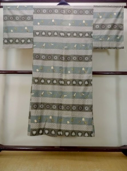 画像2: M1128L  男性用襦袢 瓢箪、将棋の駒柄 化繊   茶色, 檜垣文 【中古】 【USED】 【リサイクル】 ★★☆☆☆ (2)