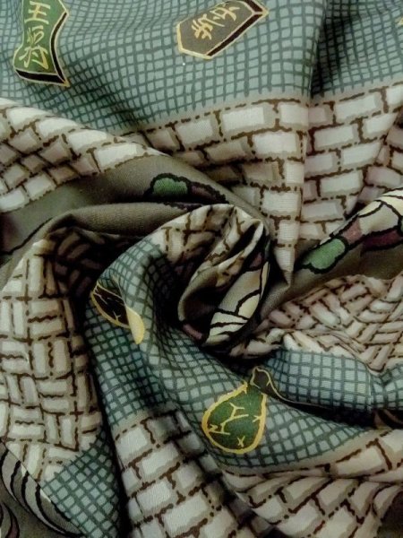 画像12: M1128L  男性用襦袢 瓢箪、将棋の駒柄 化繊   茶色, 檜垣文 【中古】 【USED】 【リサイクル】 ★★☆☆☆ (12)