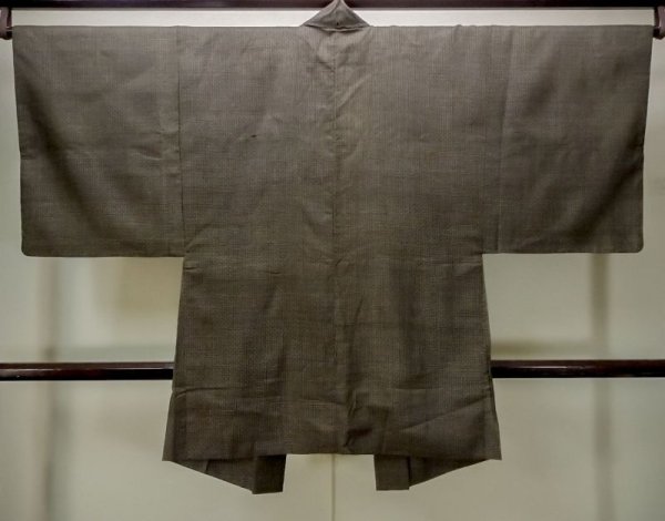 画像2: M1128U  羽織  シルク(正絹)   茶色, 抽象的模様 【中古】 【USED】 【リサイクル】 ★☆☆☆☆ (2)